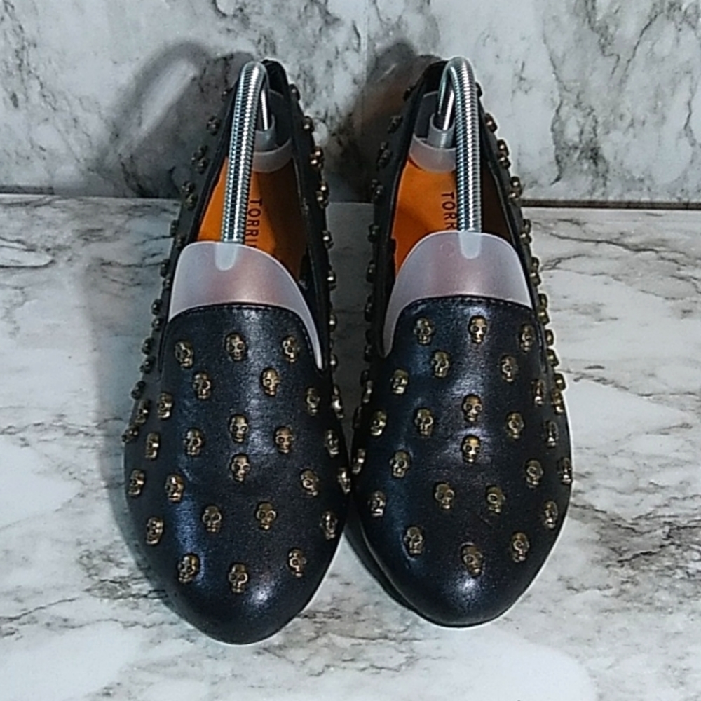 TORRID skull shoes